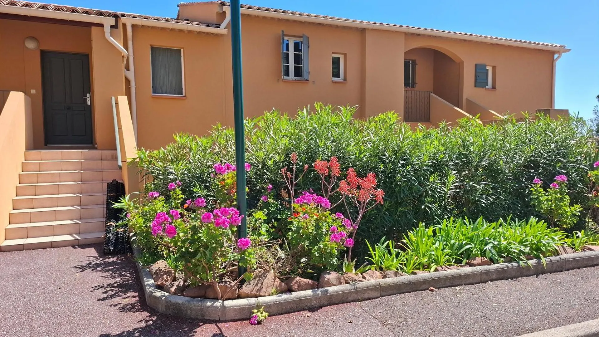 דירות Théoule-sur-Mer Rochemarine Panoramic 0*,  צרפת